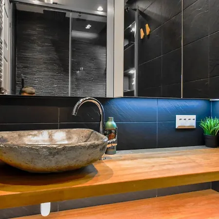 Apartment 10 3br2bh Jacuzzi Free Parking *
