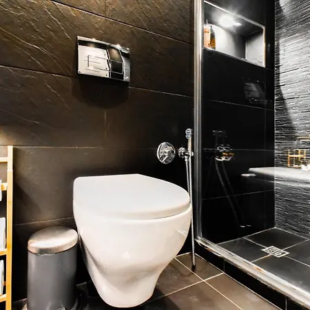 10 3br2bh Jacuzzi Free Parking Apartment *