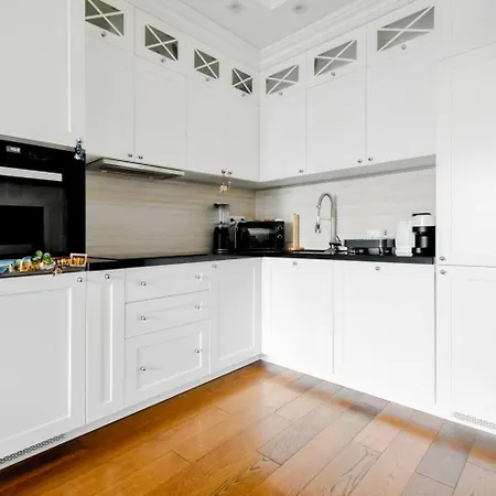 10 3br2bh Jacuzzi Free Parking Apartment *